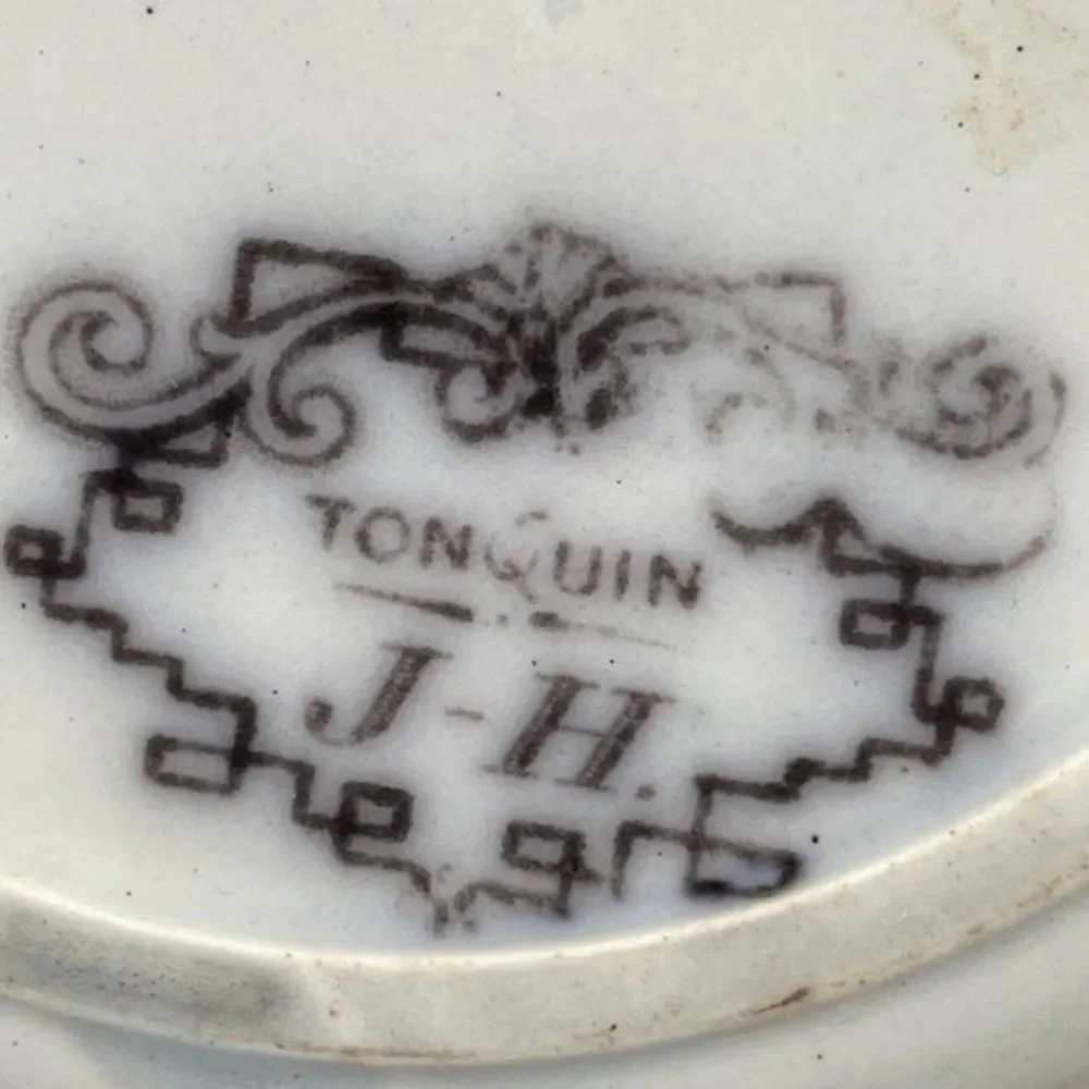 Antique J. Heath Tonquin Ceramic JH Black Boat Round‎ Salad Plate 7